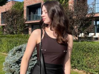 CatherineBloggy - Live sex cams model
