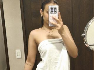 AliaahSky Webcam Porno Live - Photo 5/18