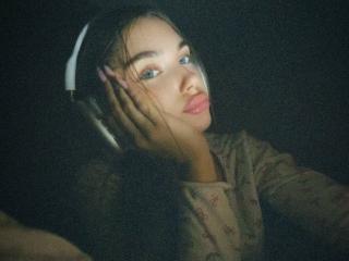 EmeraldWeinreb Boobs Liveshow - Photo 10/16