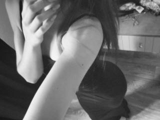 EmeraldWeinreb Boobs Liveshow - Photo 8/16