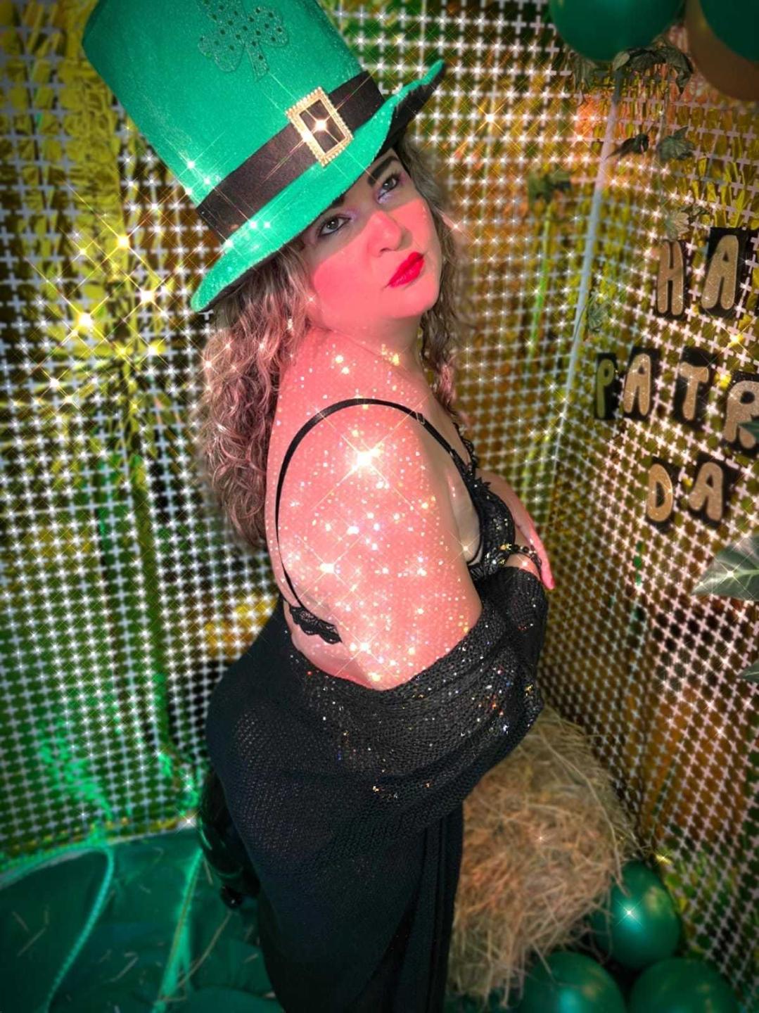 webcam model AdrianaPrettie from XloveCam webcam model AdrianaPrettie from XloveCam