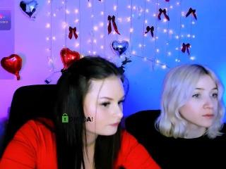 Watch CourtneySabrina Live on XLoveCam