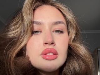 EstherDambrose Boobs Liveshow - Photo 13/21