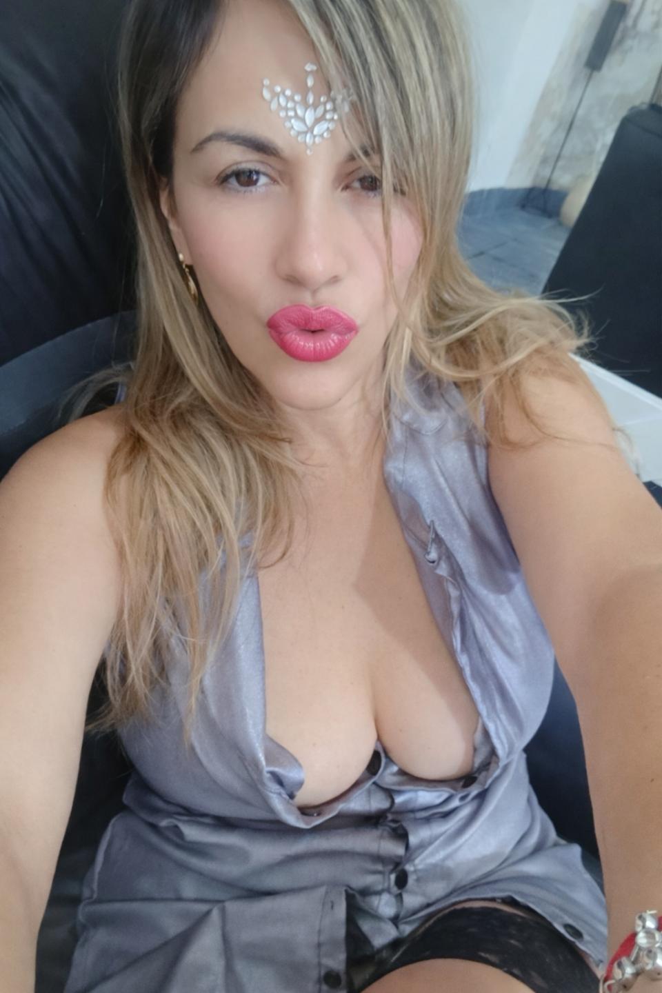 webcam model Murax from XloveCam webcam model Murax from XloveCam