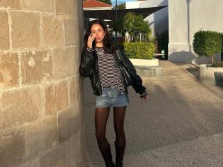 AdeleVibe Image Gallery