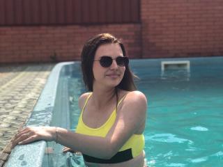 AdeleLily Webcam Porno Live - Photo 9/14