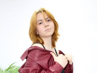 RemyCalhoun - XLoveCam cam model profile and statistics