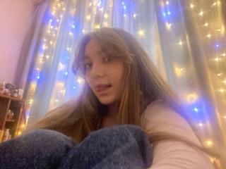 DejaFrayer - Live sex cams model