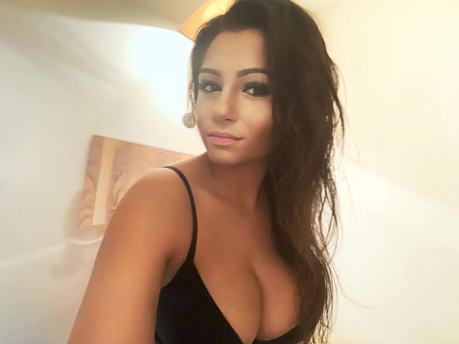 webcam model Karin4Fun-hot from XloveCam webcam model Karin4Fun-hot from XloveCam