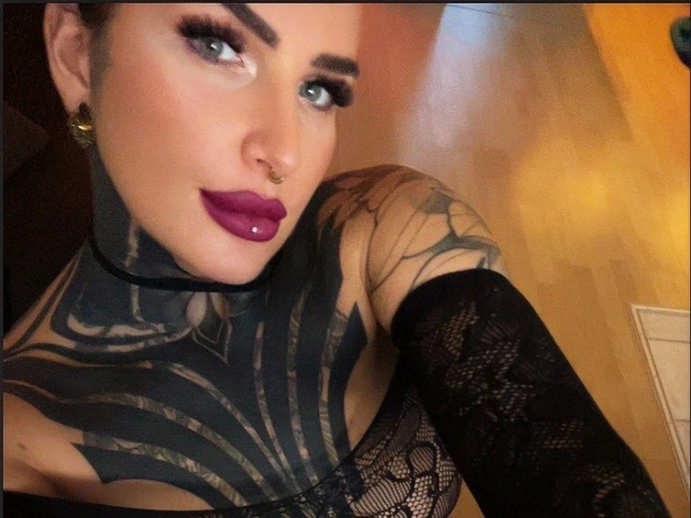 webcam model KathaleaNoir-hot from XloveCam webcam model KathaleaNoir-hot from XloveCam