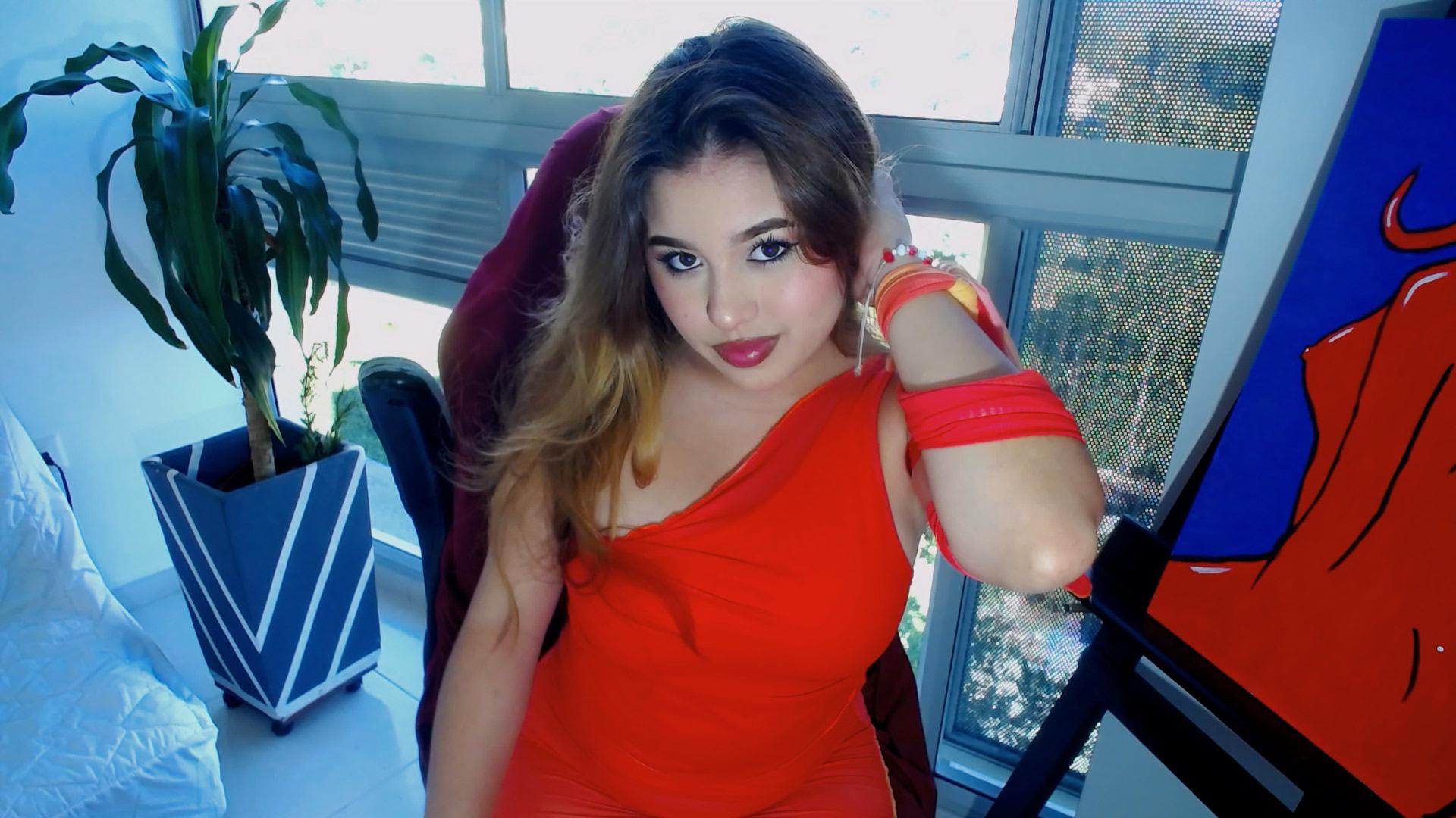 webcam model IdaliaRoyale from XloveCam webcam model IdaliaRoyale from XloveCam