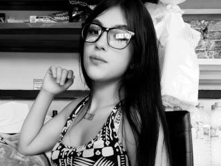 EimmyyRousee Seins Liveshow - Photo 14/21