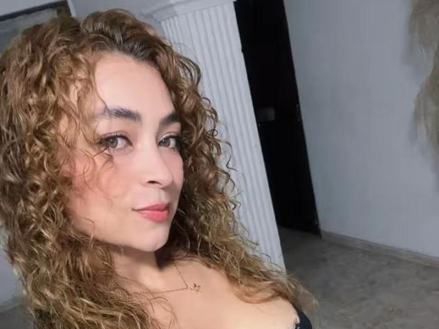 AriannaBlake — live cam photo 2