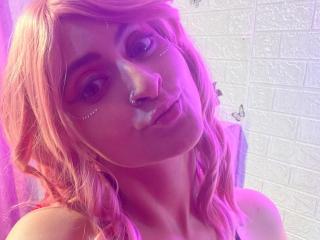 SaraVelvett Image Gallery