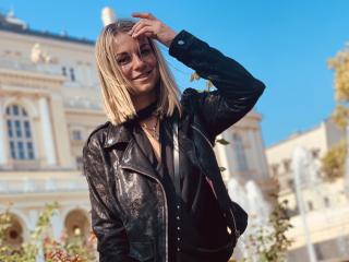 BelleLisaG Live Cam Porn - Photo 17/21