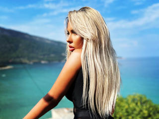 SelenaVoss Blowjob XXX Cams - Photo 20/21