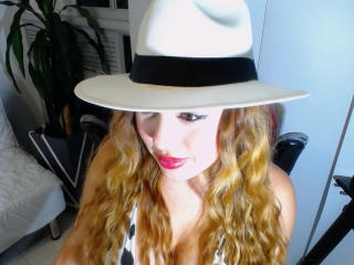 IdaliaRoyale Chatte en Chaleur - Photo 10/21