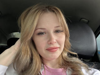 AnnamariaVillarin - Live sex cams model