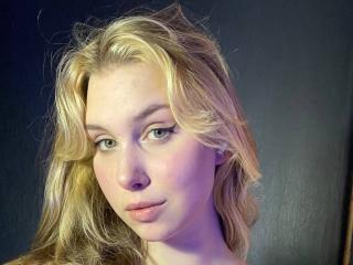 ShenitaMarts Blowjob XXX Cams - Photo 4/5