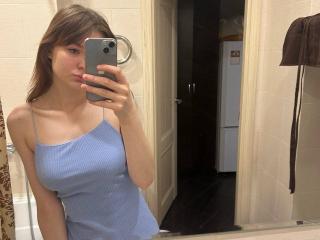 AlyssaVilliard Webcam Porno Live - Photo 13/14