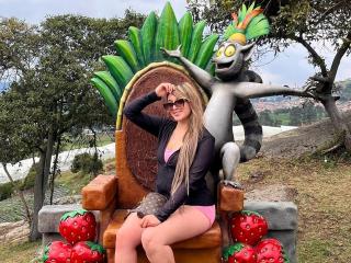 SamanthaRivera Blowjob XXX Cams - Photo 18/21