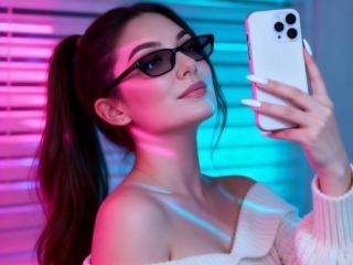 MileyMiln Hot Liveshows - Photo 5/11