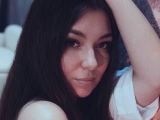 MileyMiln Hot Liveshows - Photo 4/11