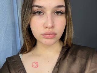 Watch LaylaMantsch Live on XLoveCam