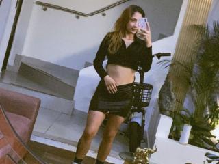 ZoeTaylorl MILF Live - Photo 7/21