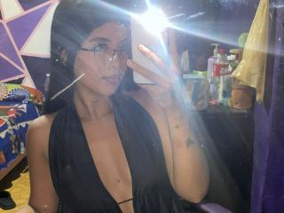 BarelyLegel Live Cam Porn - Photo 6/21