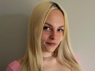 ZayaIzBack MILF Live - Photo 6/21