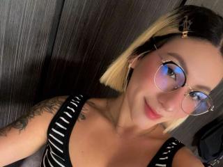 EmilyRobertts Seins Liveshow - Photo 8/21