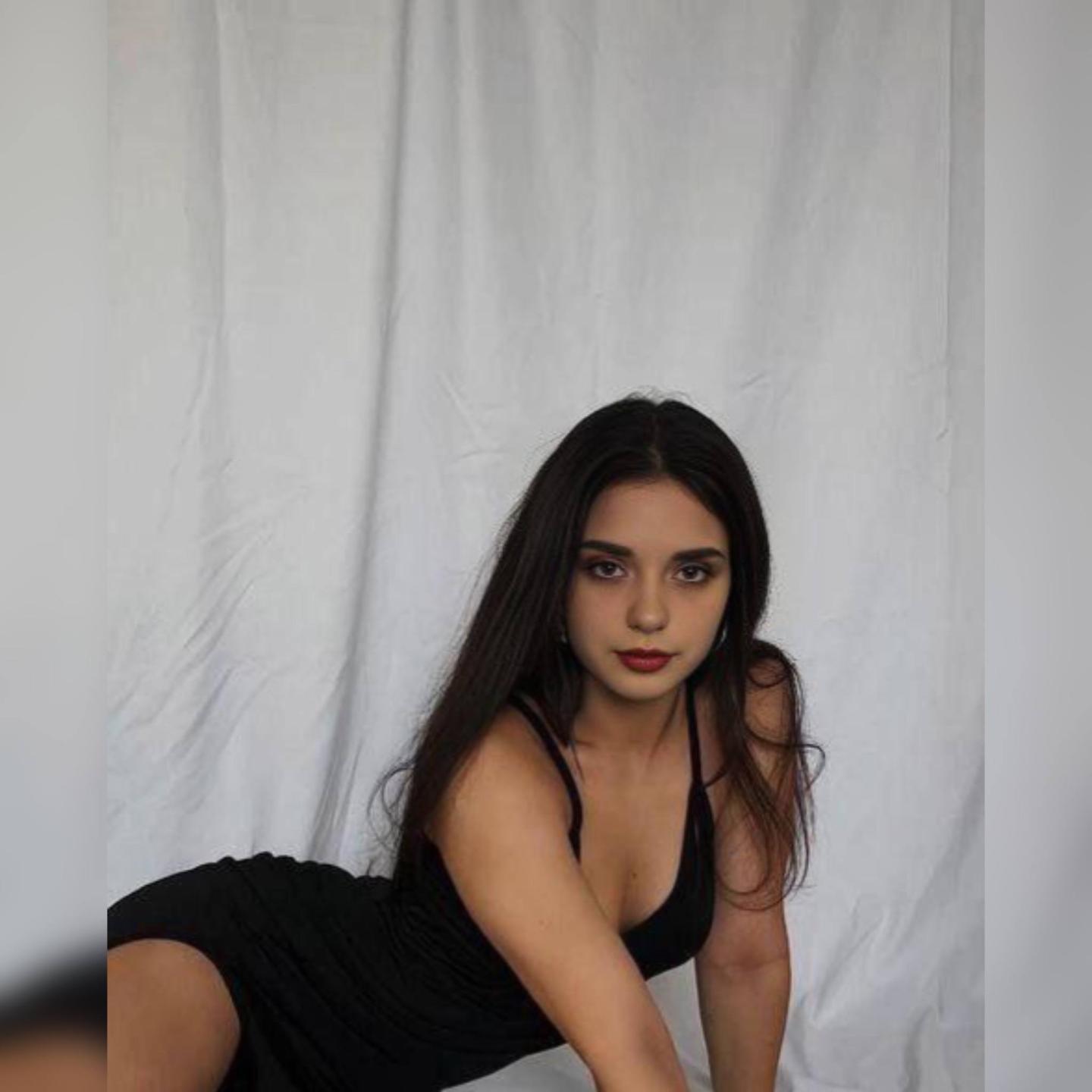 webcam model MollySwy from XloveCam webcam model MollySwy from XloveCam