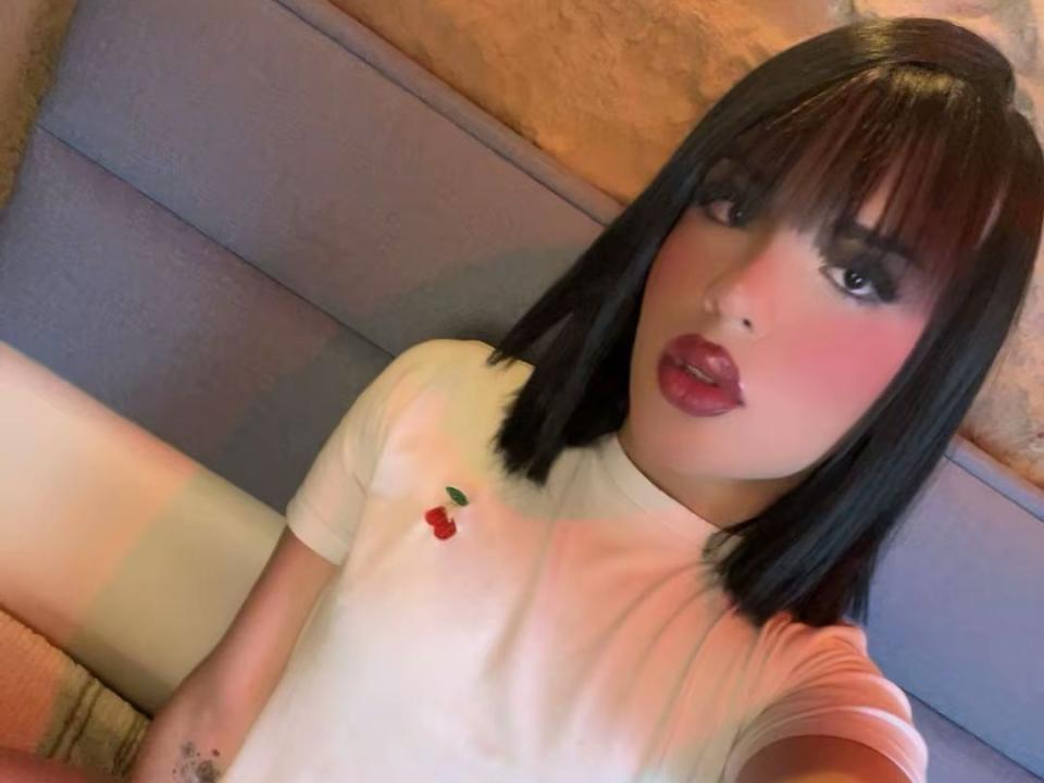 GlossyyBratz — live cam photo 1