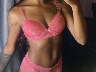 Watch  Savvana live on XLoveCam