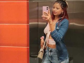 Watch SofiaHilton Live on XLoveCam