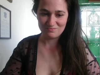 Watch  AmanelWhite live on XLoveCam