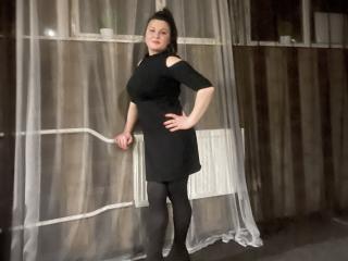 Watch  Elykaa live on XLoveCam