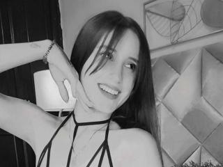 SalomeBennett Blowjob XXX Cams - Photo 16/21
