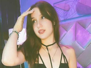 SalomeBennett Blowjob XXX Cams - Photo 14/21
