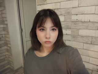 Watch  EileneSzala live on XLoveCam