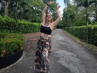 AlinaMatei Webcam Porno Live - Photo 14/21