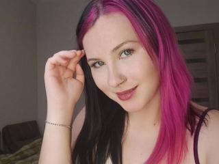 Watch  StarryLipsss-hot live on XLoveCam