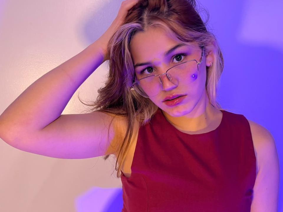 ElodieGardner — live cam photo 6