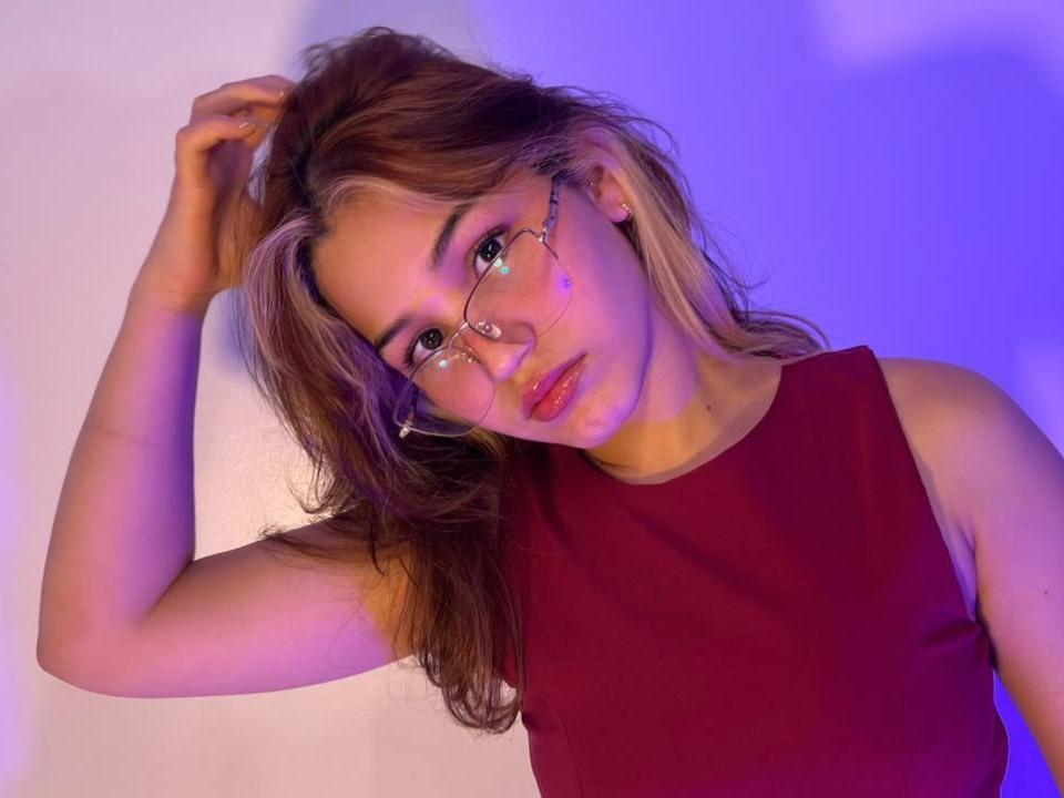 Photo 4 of ElodieGardner