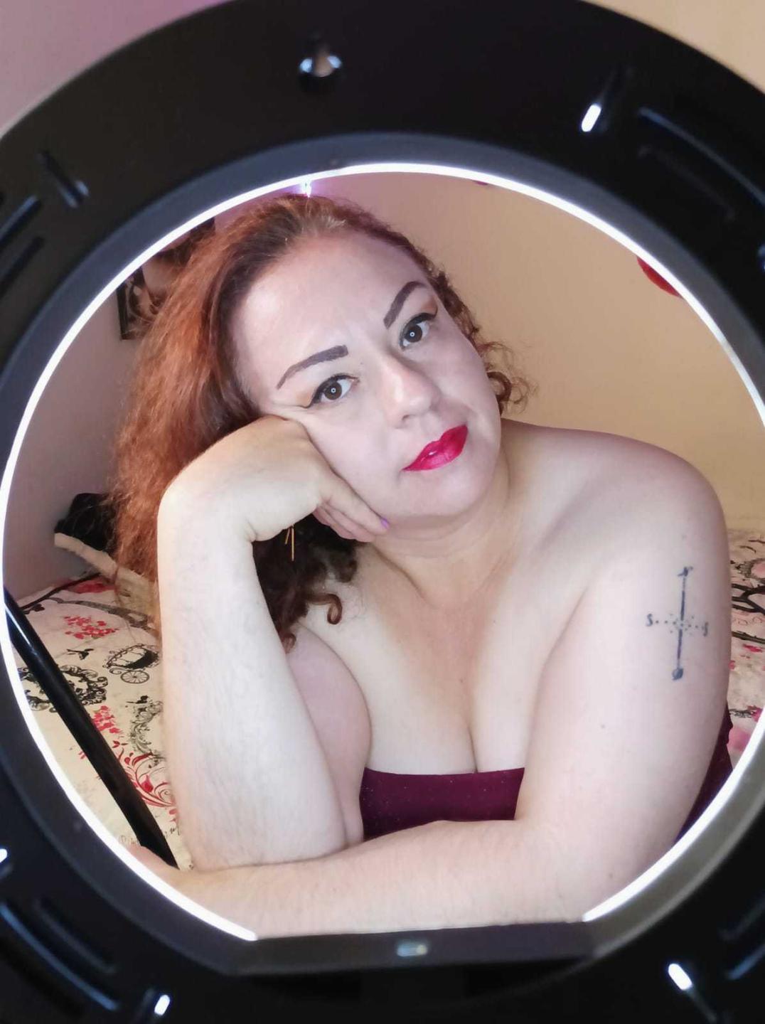 webcam model TaniaGoddesOne from XloveCam webcam model TaniaGoddesOne from XloveCam