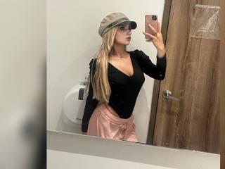 SabrinaColle Blowjob XXX Cams - Photo 14/21