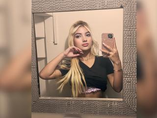 SabrinaColle Blowjob XXX Cams - Photo 9/21