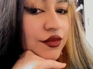 Watch StarPink Live on XLoveCam
