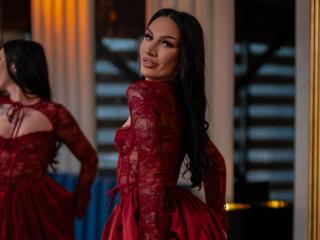 KyraReign - Live sex cams model
